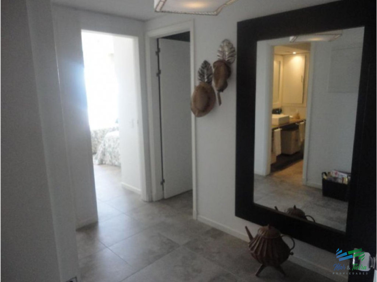 Apartamento ID.1482 - Espectacular planta, piso alto, primera línea frente al mar.