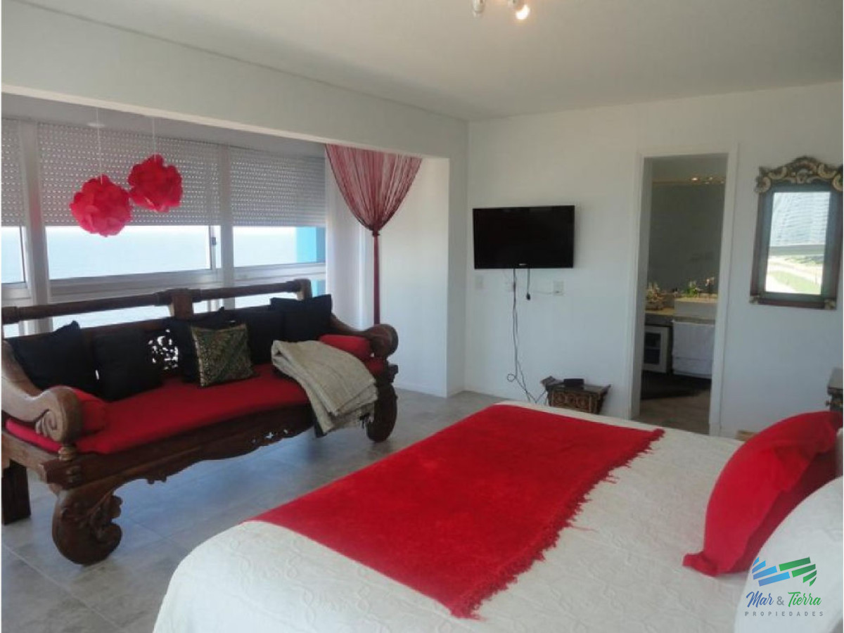 Apartamento ID.1482 - Espectacular planta, piso alto, primera línea frente al mar.