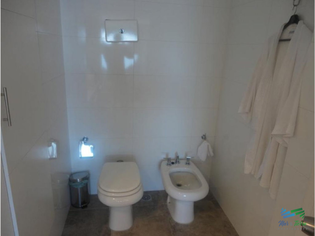 Apartamento ID.1482 - Espectacular planta, piso alto, primera línea frente al mar.