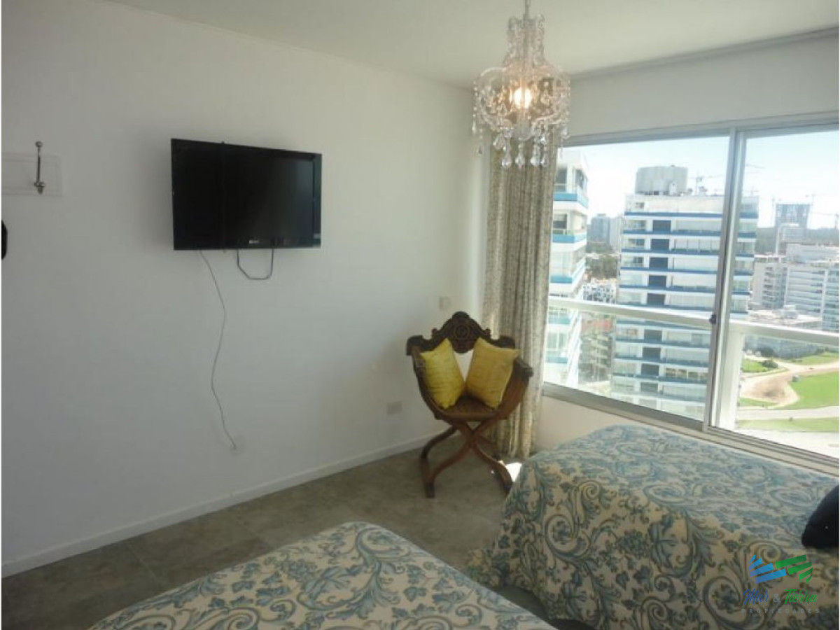 Apartamento ID.1482 - Espectacular planta, piso alto, primera línea frente al mar.