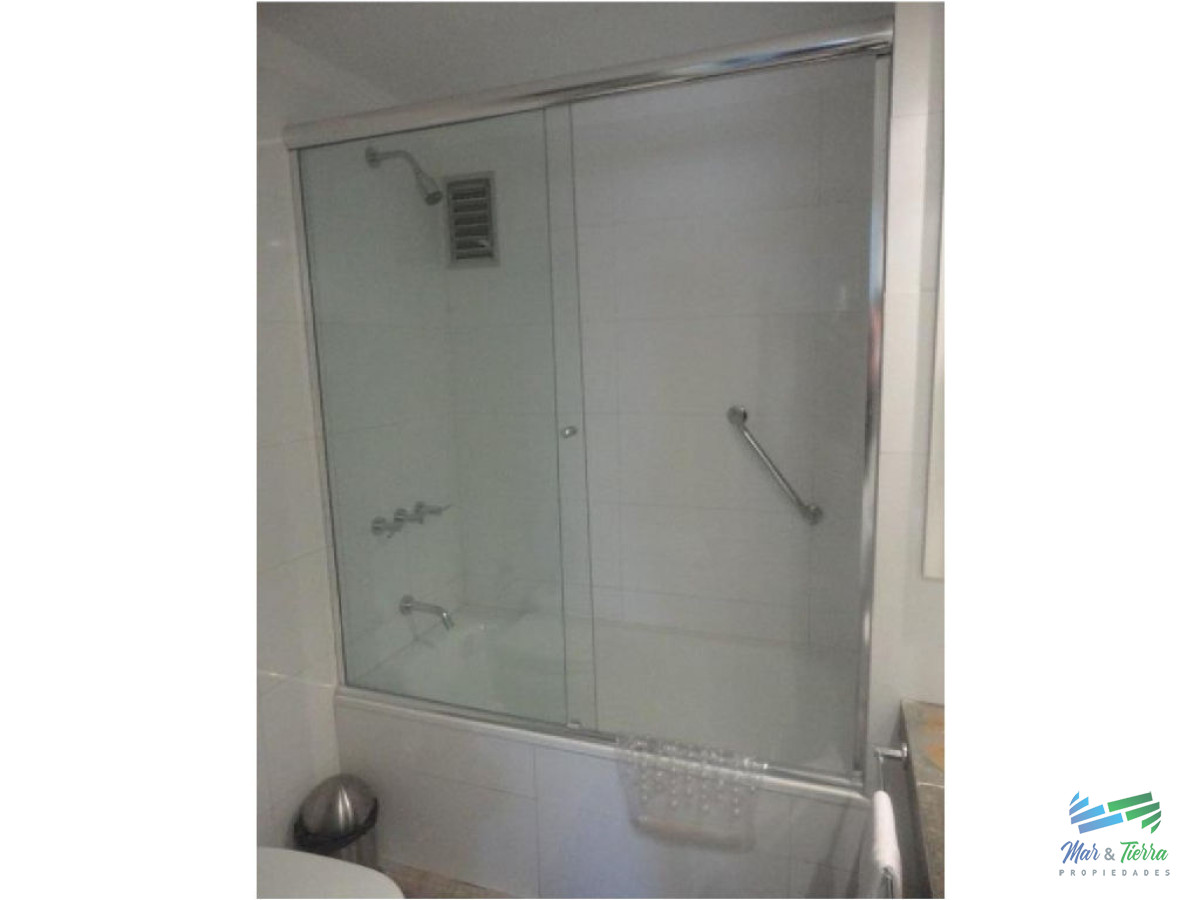 Apartamento ID.1482 - Espectacular planta, piso alto, primera línea frente al mar.