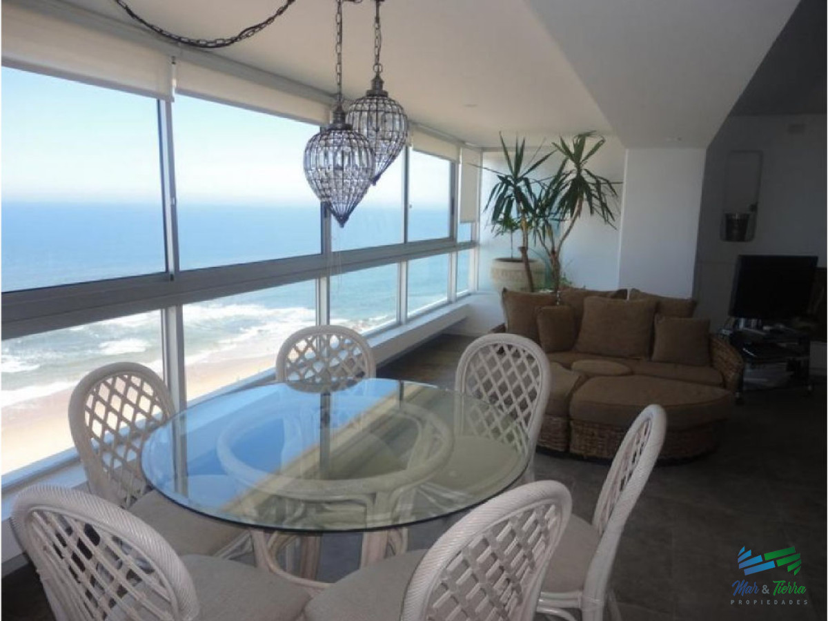Apartamento ID.1482 - Espectacular planta, piso alto, primera línea frente al mar.