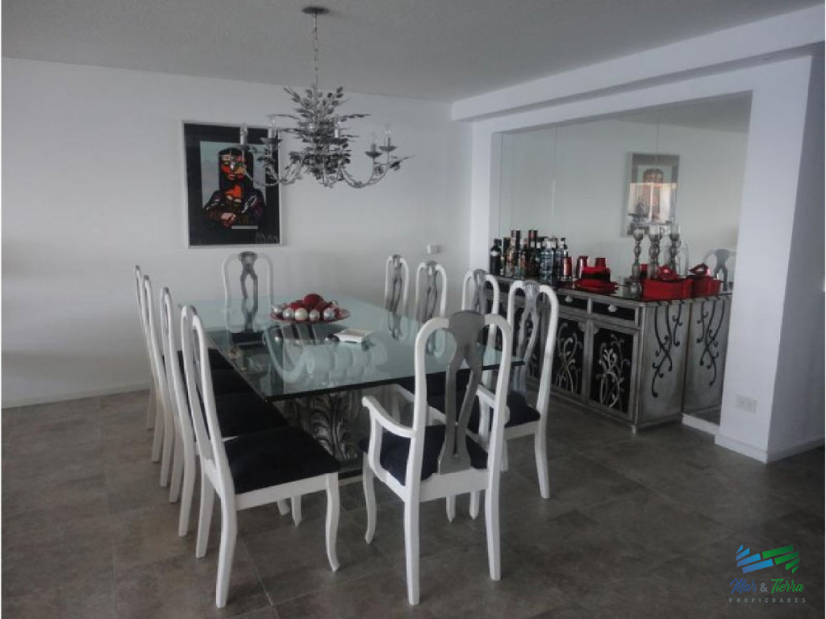 Apartamento ID.1482 - Espectacular planta, piso alto, primera línea frente al mar.
