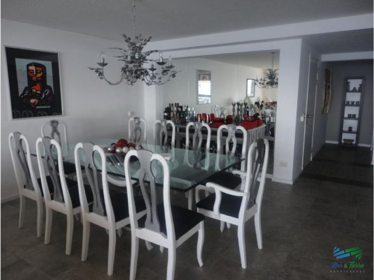 Apartamento ID.1482 - Espectacular planta, piso alto, primera línea frente al mar.