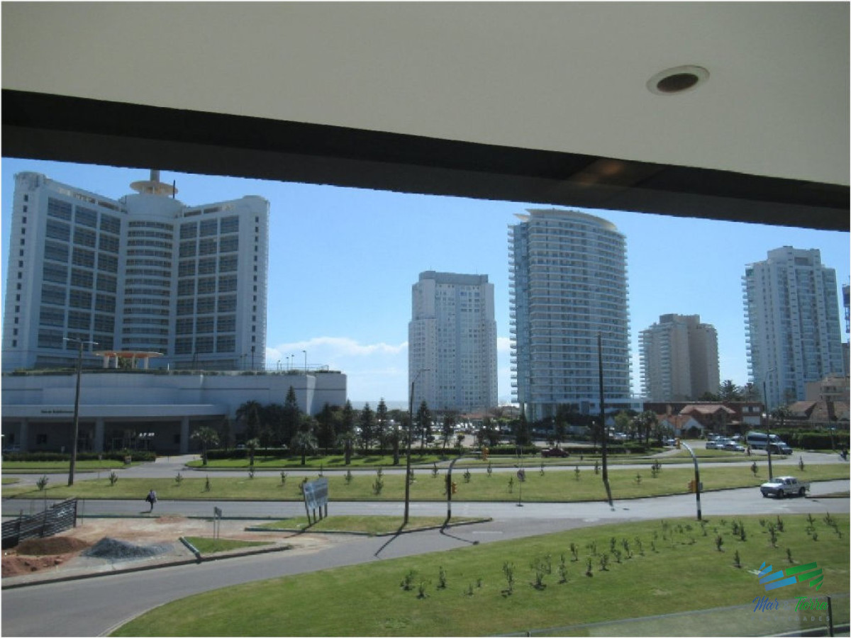 Apartamento ID.1506 - Apartamento de 3 dormitorios con excelente vista ,Punta del Este