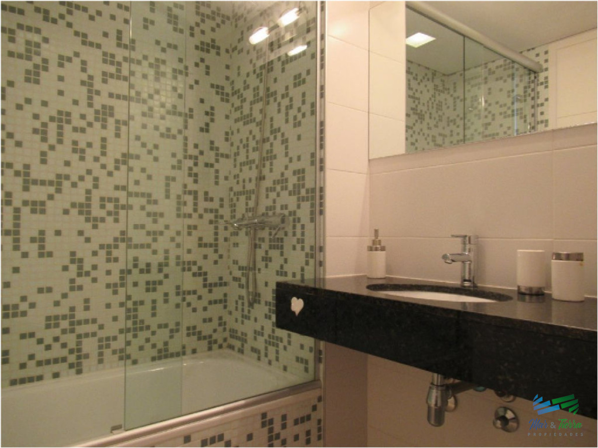 Apartamento ID.1506 - Apartamento de 3 dormitorios con excelente vista ,Punta del Este