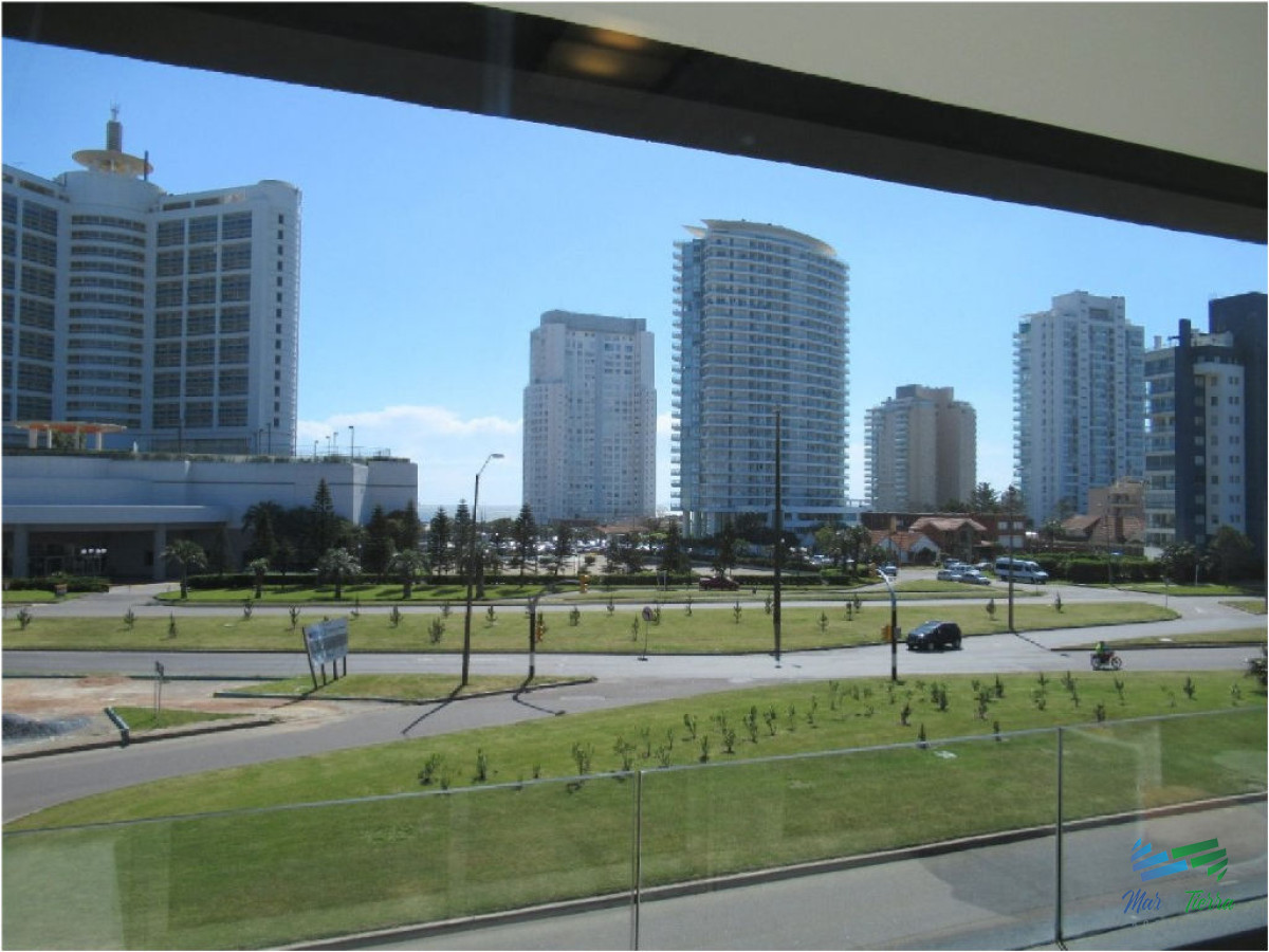 Apartamento ID.1506 - Apartamento de 3 dormitorios con excelente vista ,Punta del Este