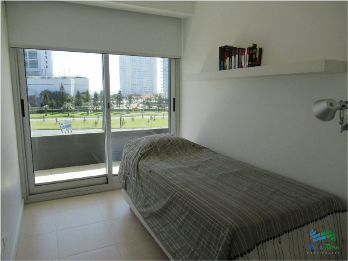 Apartamento ID.1506 - Apartamento de 3 dormitorios con excelente vista ,Punta del Este