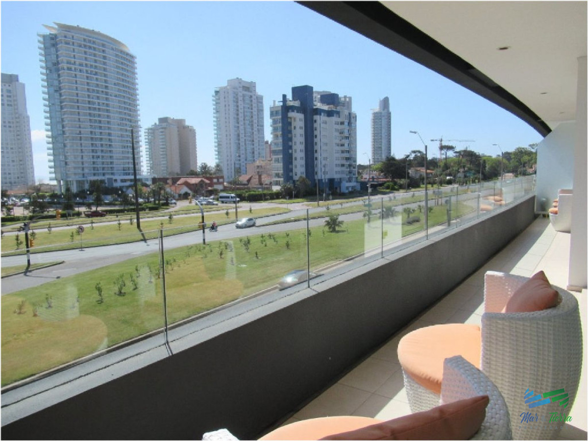 Apartamento ID.1506 - Apartamento de 3 dormitorios con excelente vista ,Punta del Este