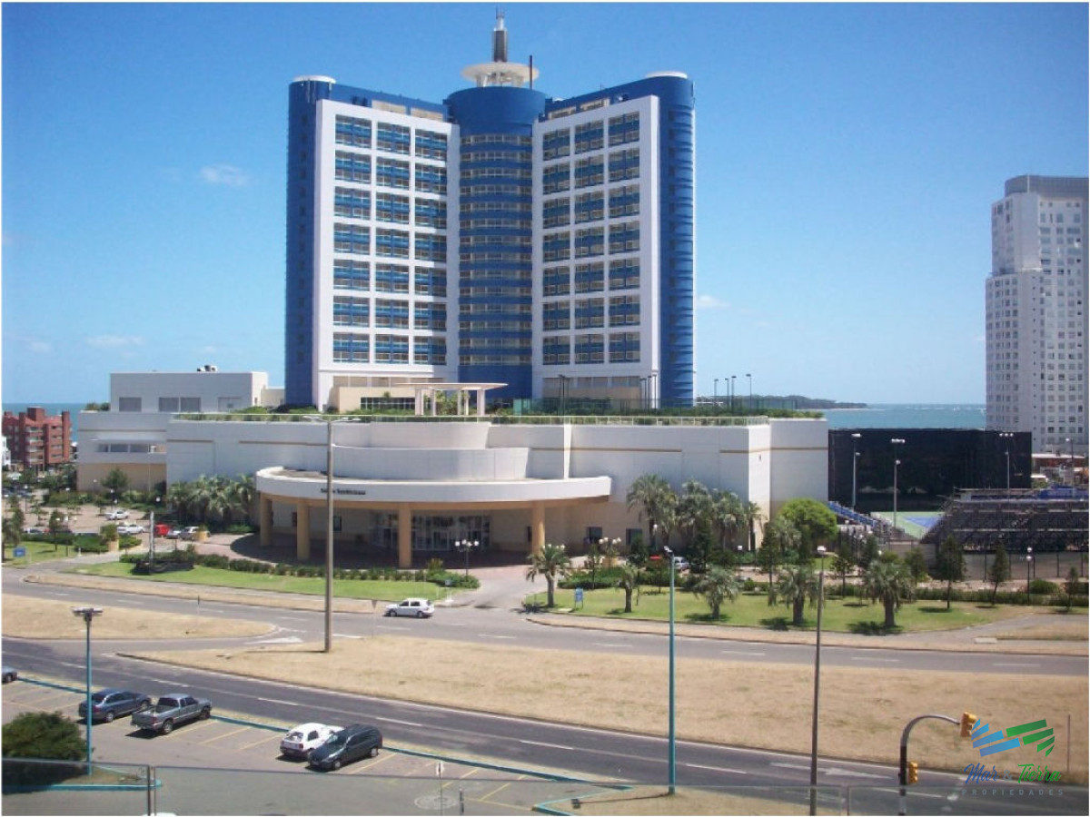 Apartamento ID.1507 - Apartamento de 2 dormitorios con vista al mar ,Punta del Este