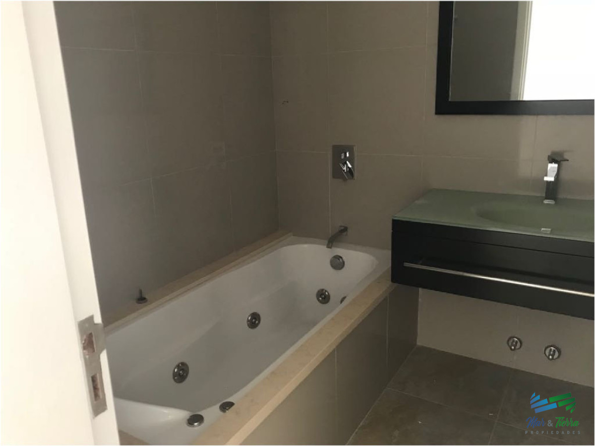 Apartamento ID.1520 - Apartamento en Rincón del Indio, 3 dormitorios *