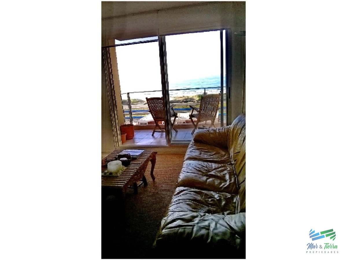 Apartamento ID.171 - Vendo apartamento de 2 dormitorios enedificio con servicios con vista al mar, Punta del Este.