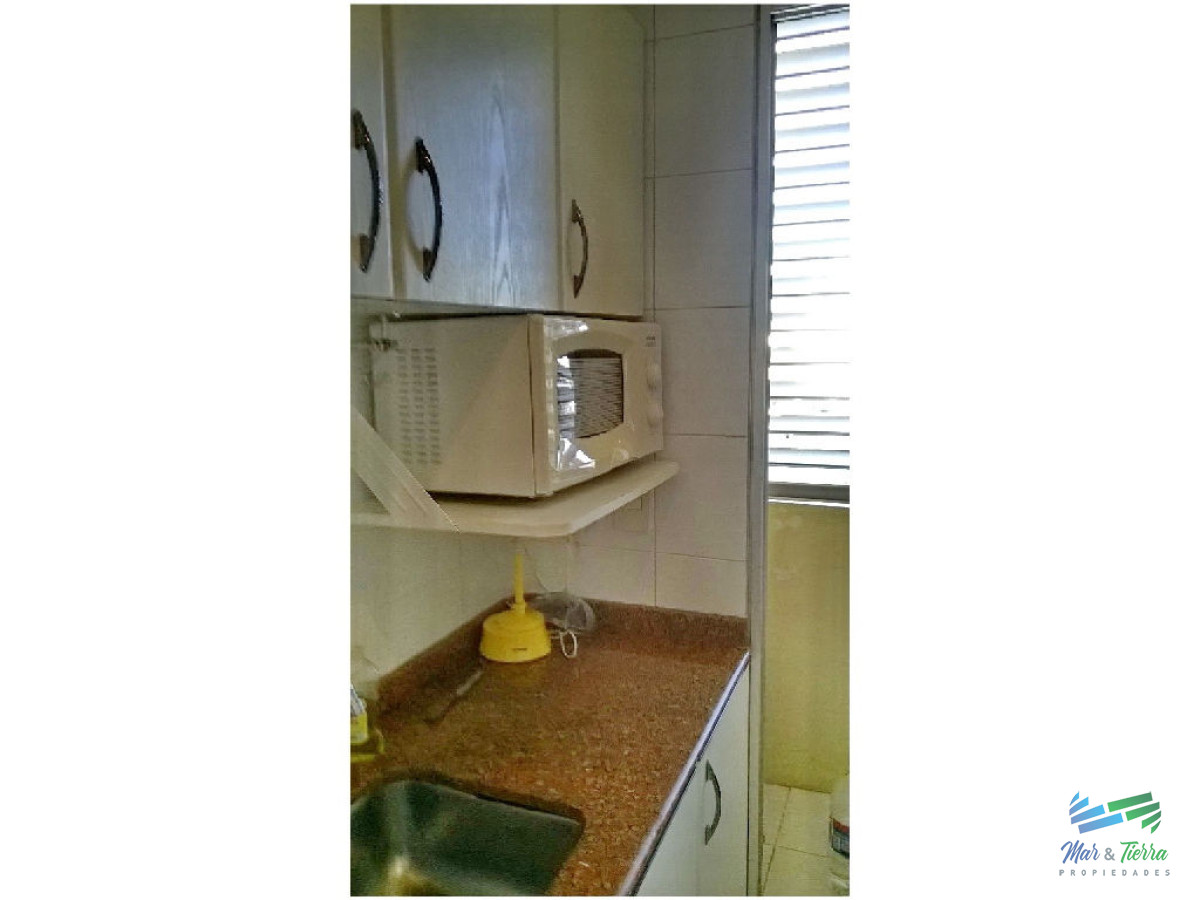 Apartamento ID.171 - Vendo apartamento de 2 dormitorios enedificio con servicios con vista al mar, Punta del Este.