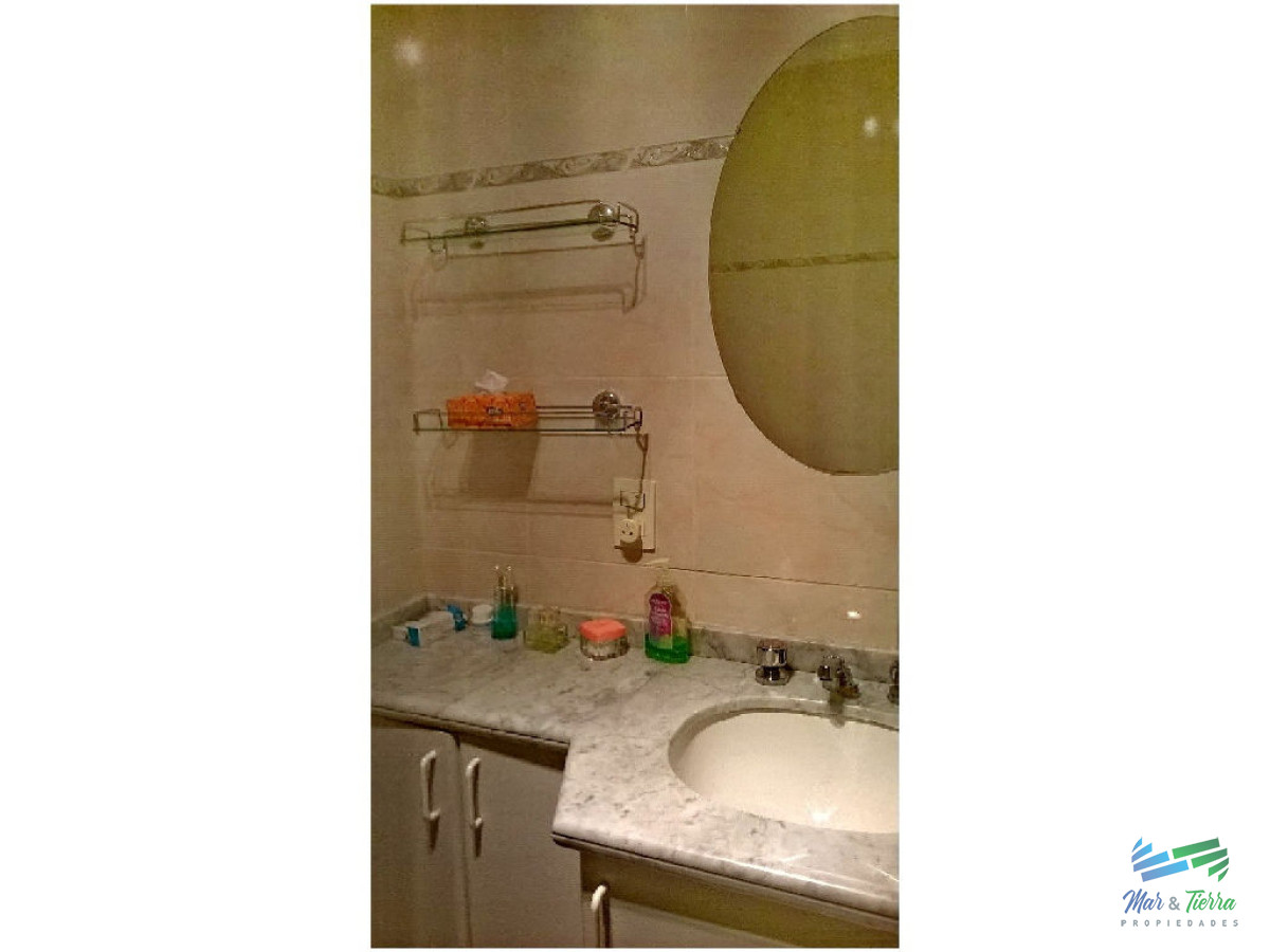 Apartamento ID.171 - Vendo apartamento de 2 dormitorios enedificio con servicios con vista al mar, Punta del Este.