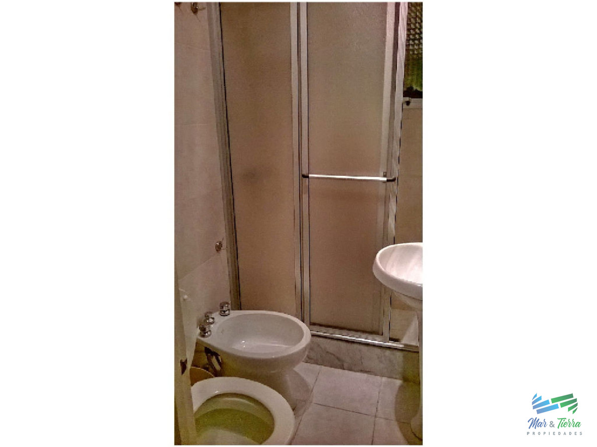 Apartamento ID.171 - Vendo apartamento de 2 dormitorios enedificio con servicios con vista al mar, Punta del Este.