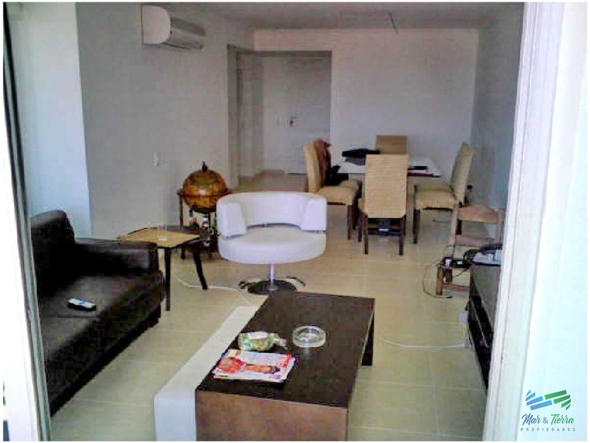 Apartamento ID.17 - En Alquiler y Venta... Torre con muy buena ubicación, a metros de las playas brava y mansa, muy cerca de la Península y de todos los servicios.