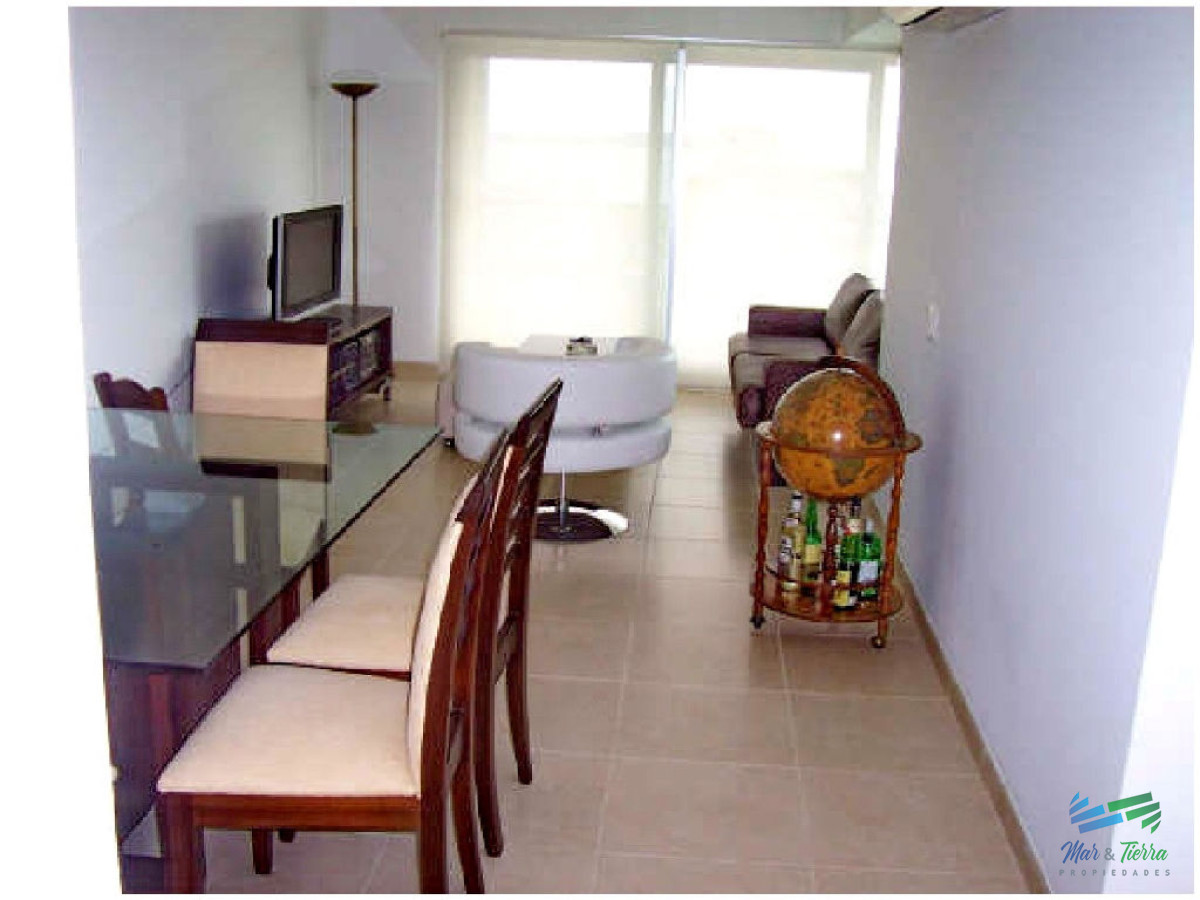 Apartamento ID.17 - En Alquiler y Venta... Torre con muy buena ubicación, a metros de las playas brava y mansa, muy cerca de la Península y de todos los servicios.