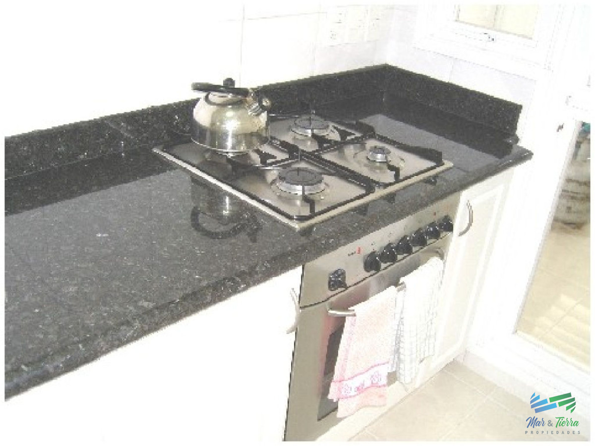Apartamento ID.211 -    Apartamento en primera línea.. .piso alto con excelente vista al mar!
