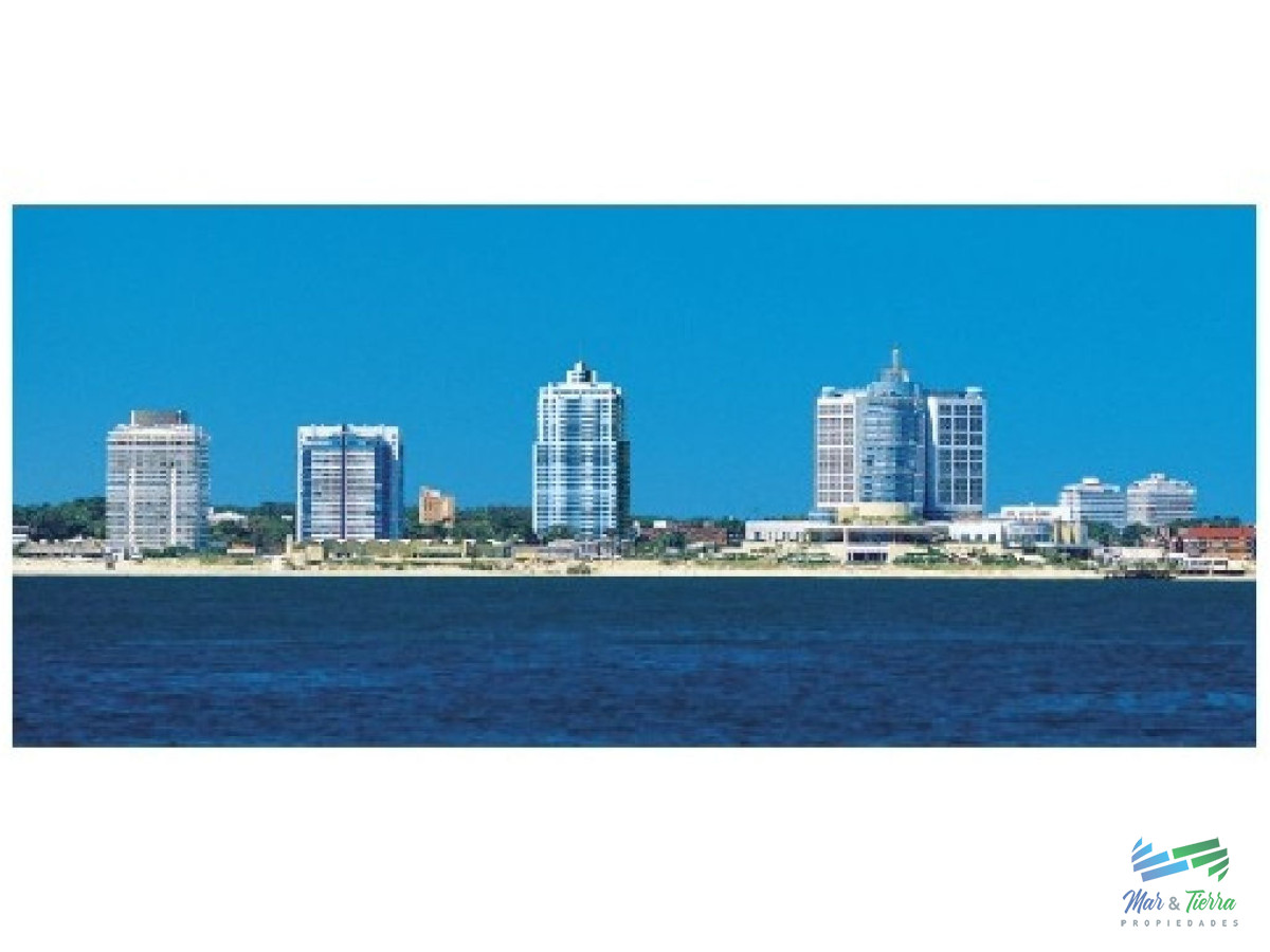 Apartamento ID.211 -    Apartamento en primera línea.. .piso alto con excelente vista al mar!