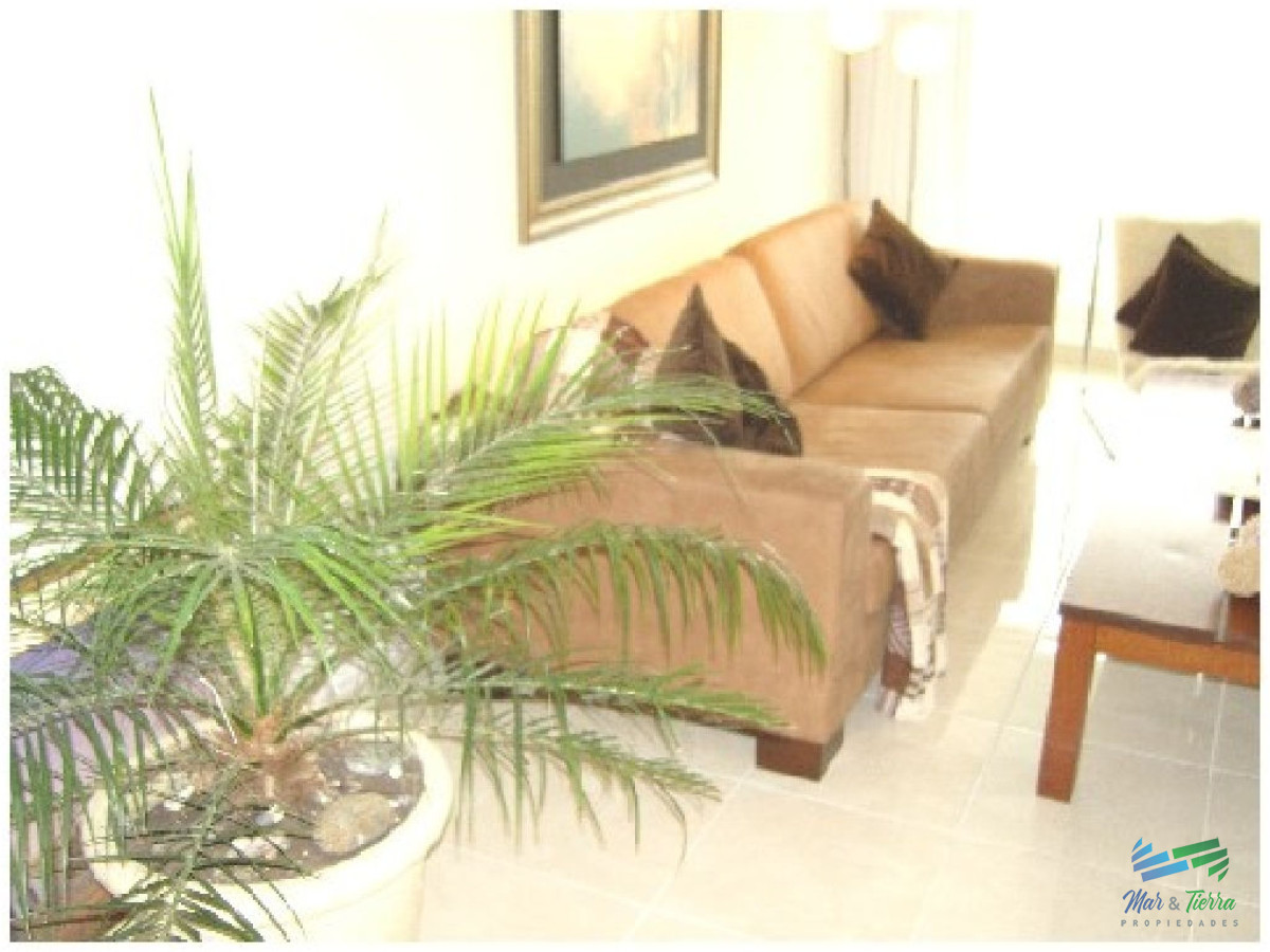 Apartamento ID.211 -    Apartamento en primera línea.. .piso alto con excelente vista al mar!