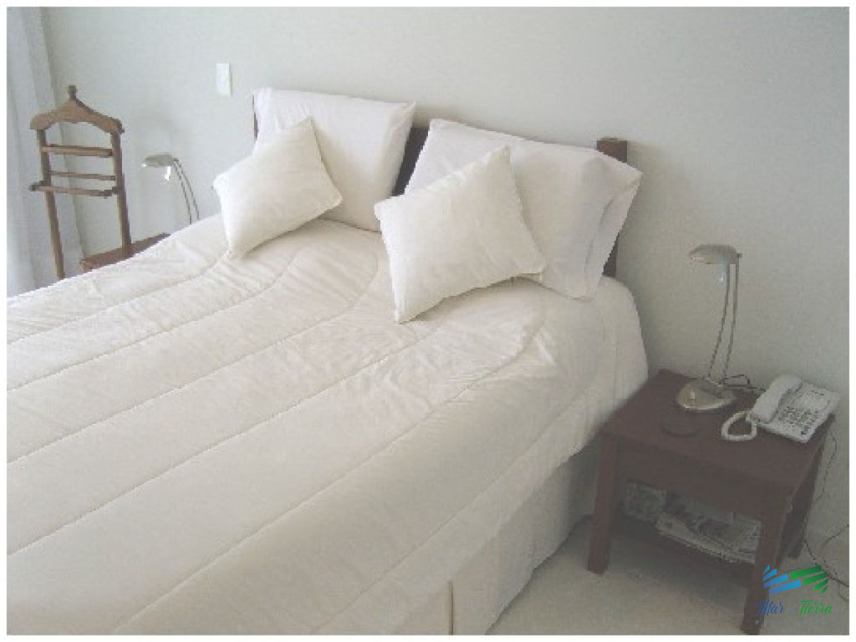 Apartamento ID.211 -    Apartamento en primera línea.. .piso alto con excelente vista al mar!
