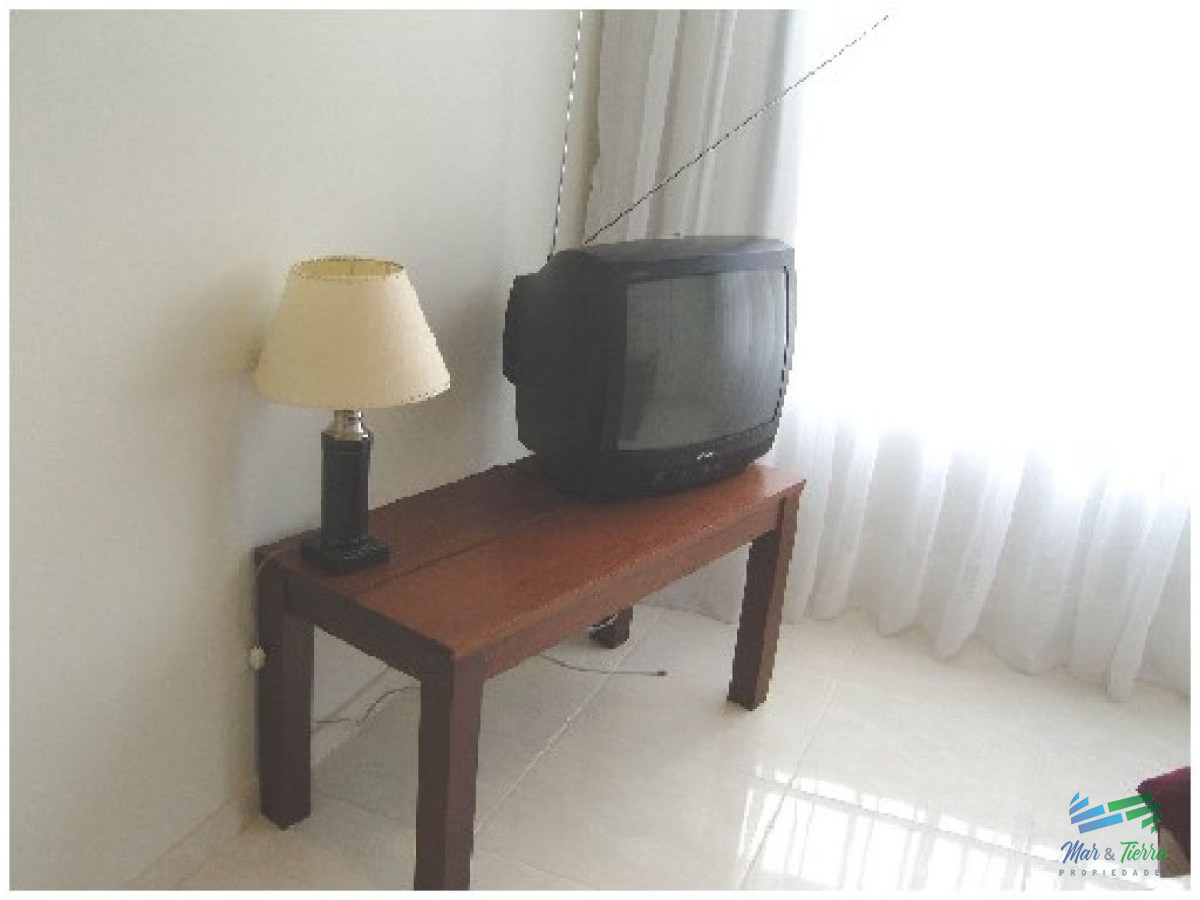 Apartamento ID.211 -    Apartamento en primera línea.. .piso alto con excelente vista al mar!