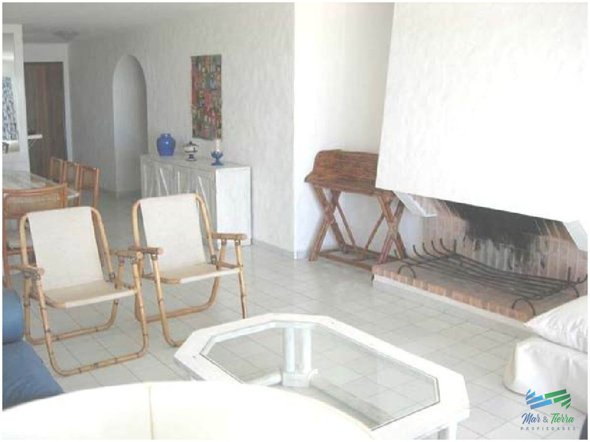 Apartamento ID.25 - Apartamento de 3 dormitorios frente al mar en venta y alquiler, Peninsula, Punta del Este.