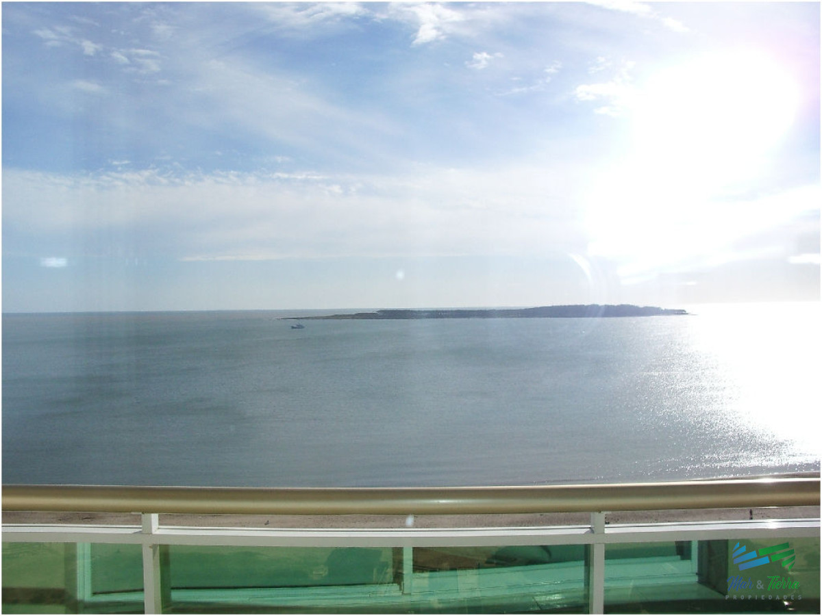Apartamento ID.27 - En alquiler y venta.. primera línea playa mansa!!!