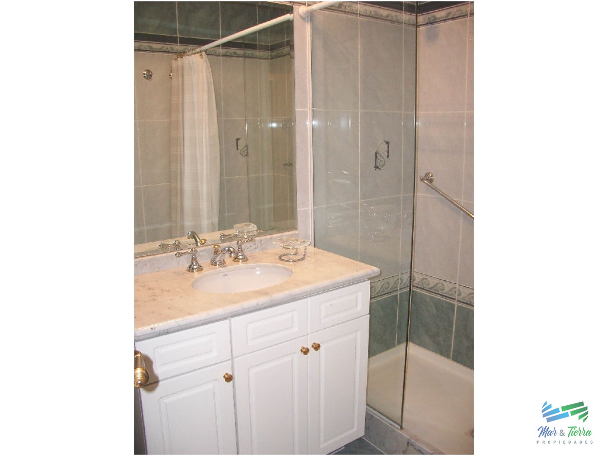Apartamento ID.27 - En alquiler y venta.. primera línea playa mansa!!!