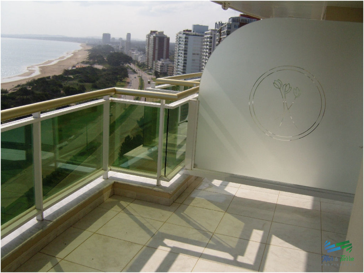 Apartamento ID.27 - En alquiler y venta.. primera línea playa mansa!!!