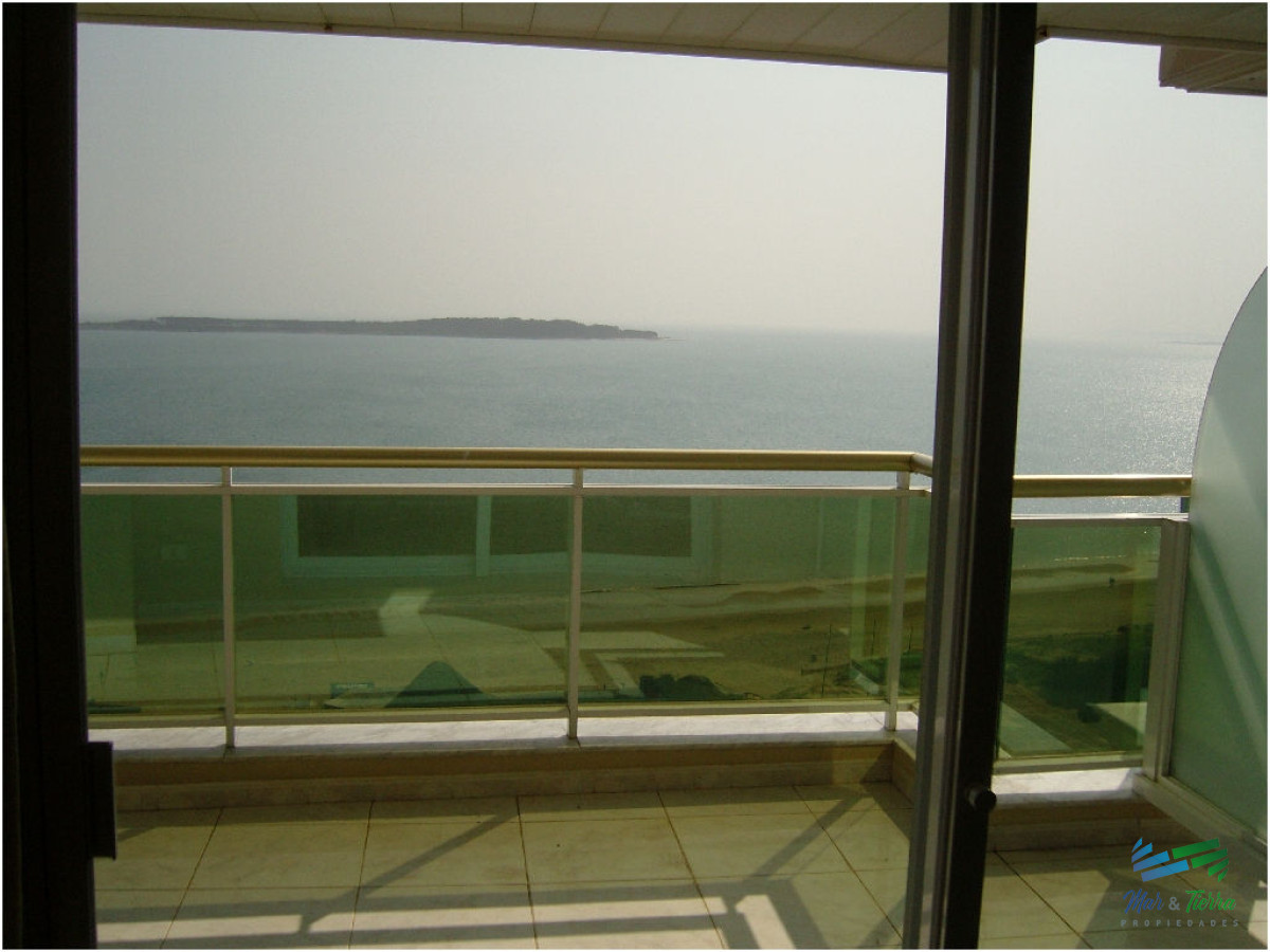 Apartamento ID.27 - En alquiler y venta.. primera línea playa mansa!!!