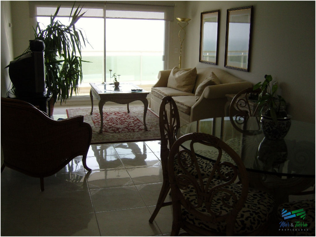 Apartamento ID.27 - En alquiler y venta.. primera línea playa mansa!!!