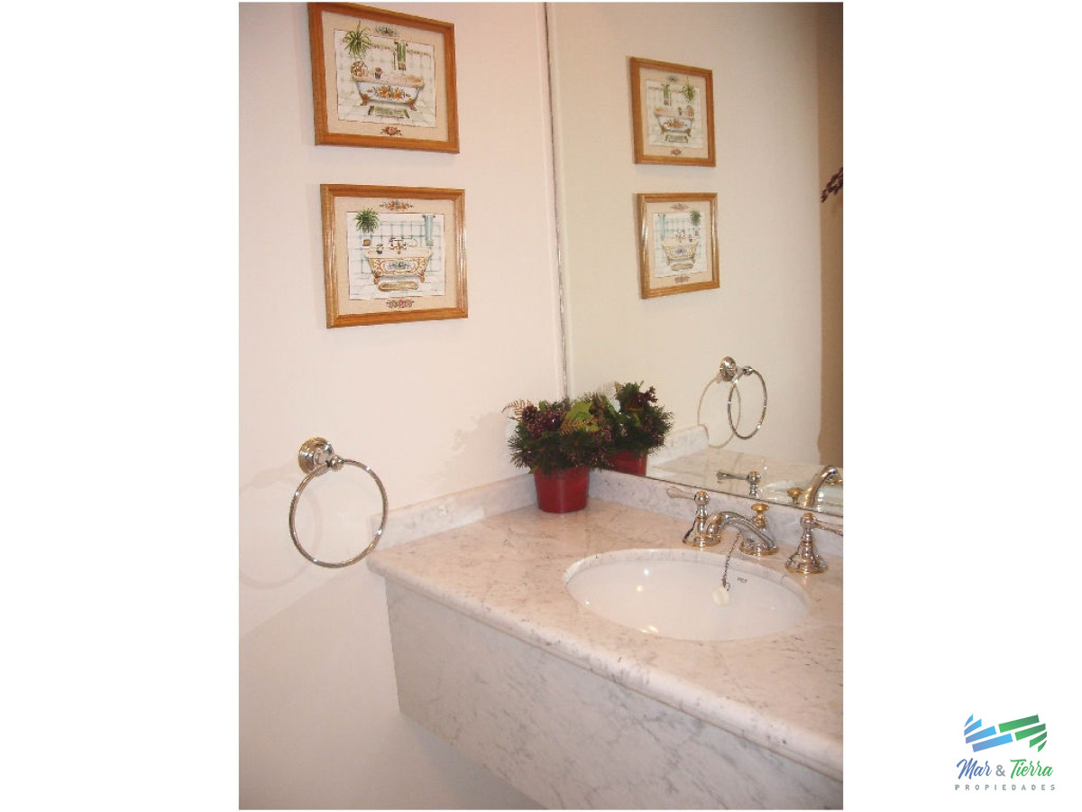 Apartamento ID.27 - En alquiler y venta.. primera línea playa mansa!!!