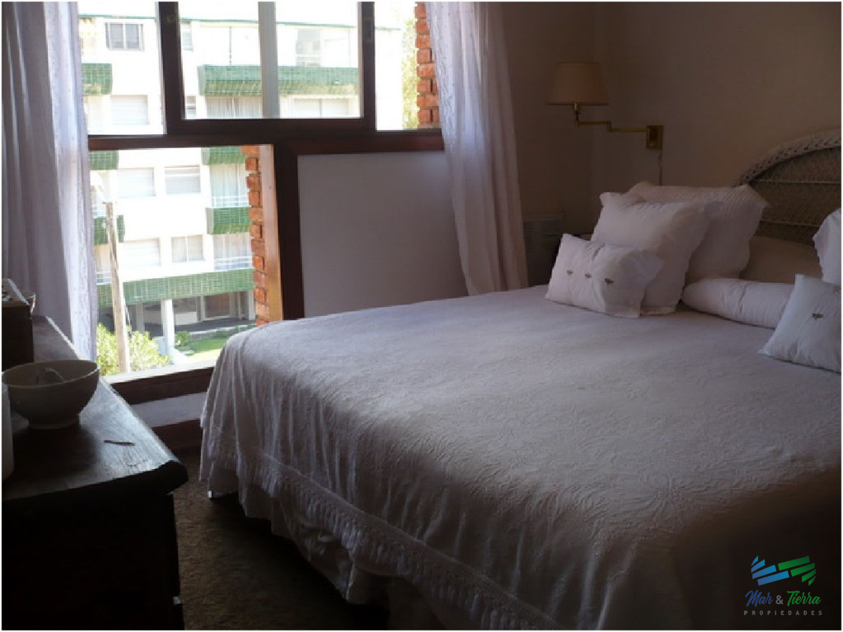 Apartamento ID.303 - Vendo apartametno 2 dormitorios con vista al mar en Peninsula, Punta del Este