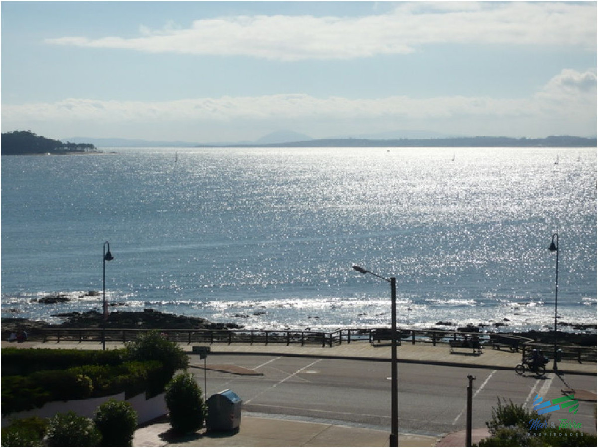 Apartamento ID.303 - Vendo apartametno 2 dormitorios con vista al mar en Peninsula, Punta del Este