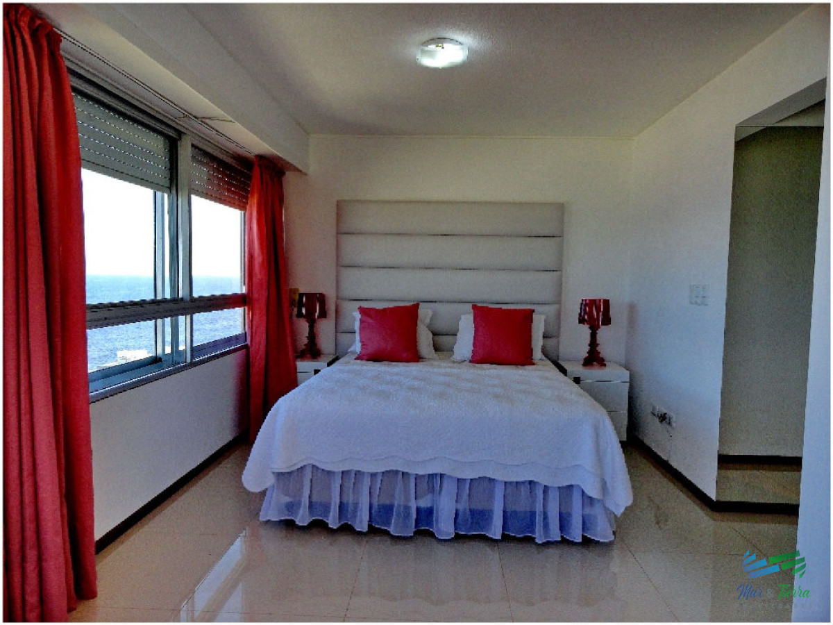 Apartamento ID.318 - Apartamento en venta de 3 dormitorios en Peninsula, Punta del Este.