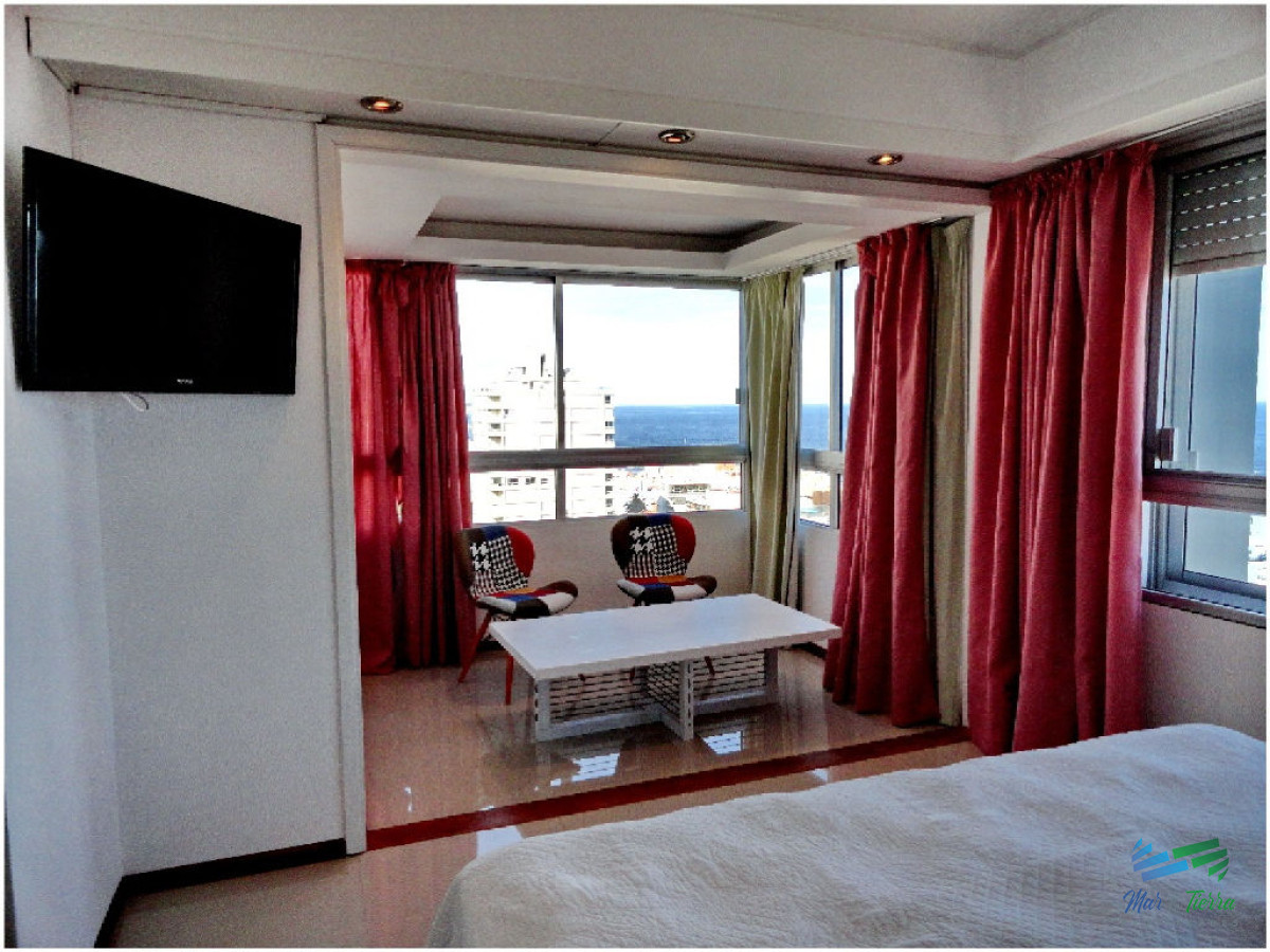 Apartamento ID.318 - Apartamento en venta de 3 dormitorios en Peninsula, Punta del Este.