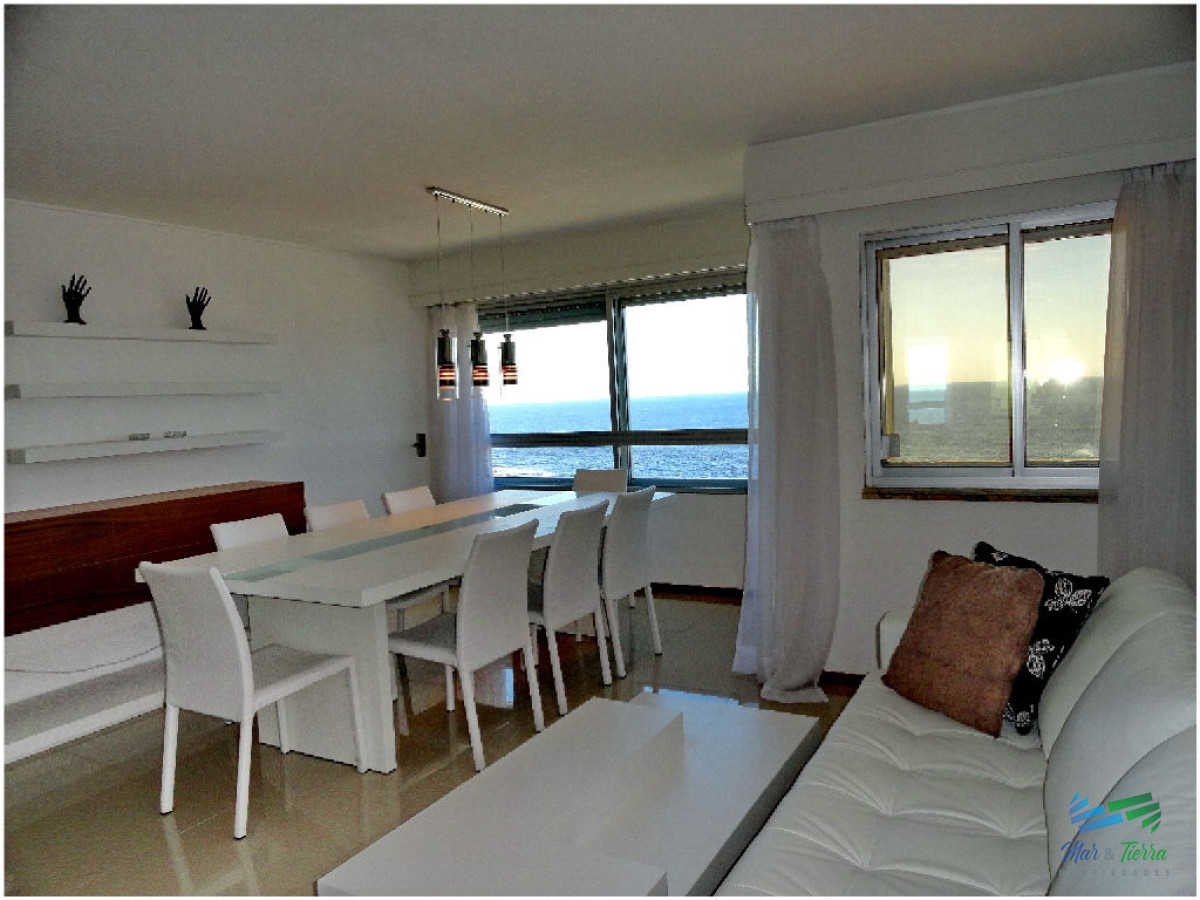 Apartamento ID.318 - Apartamento en venta de 3 dormitorios en Peninsula, Punta del Este.