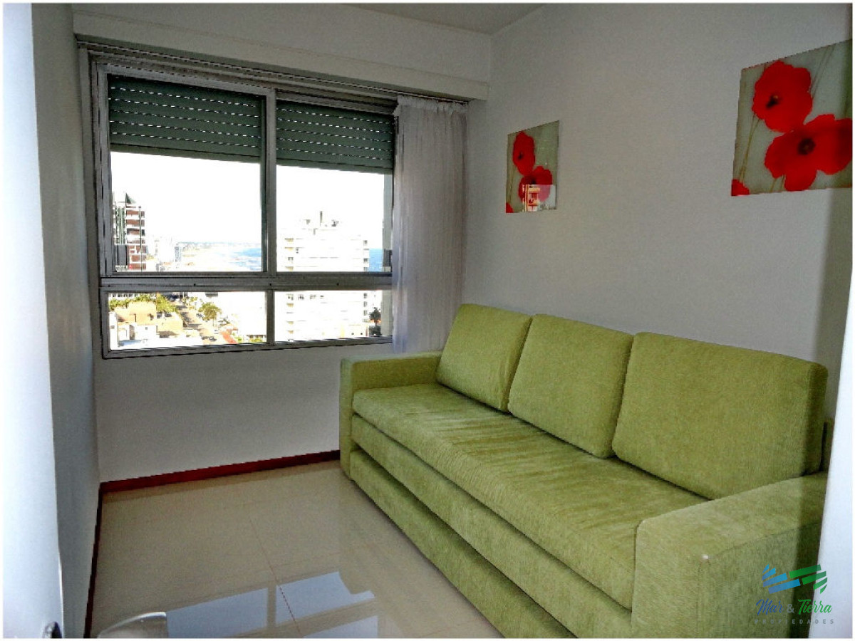 Apartamento ID.318 - Apartamento en venta de 3 dormitorios en Peninsula, Punta del Este.