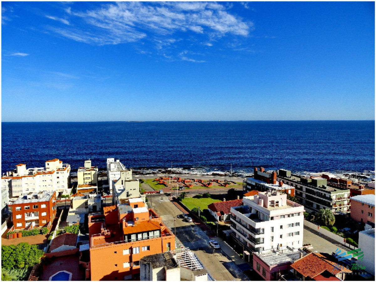 Apartamento ID.318 - Apartamento en venta de 3 dormitorios en Peninsula, Punta del Este.