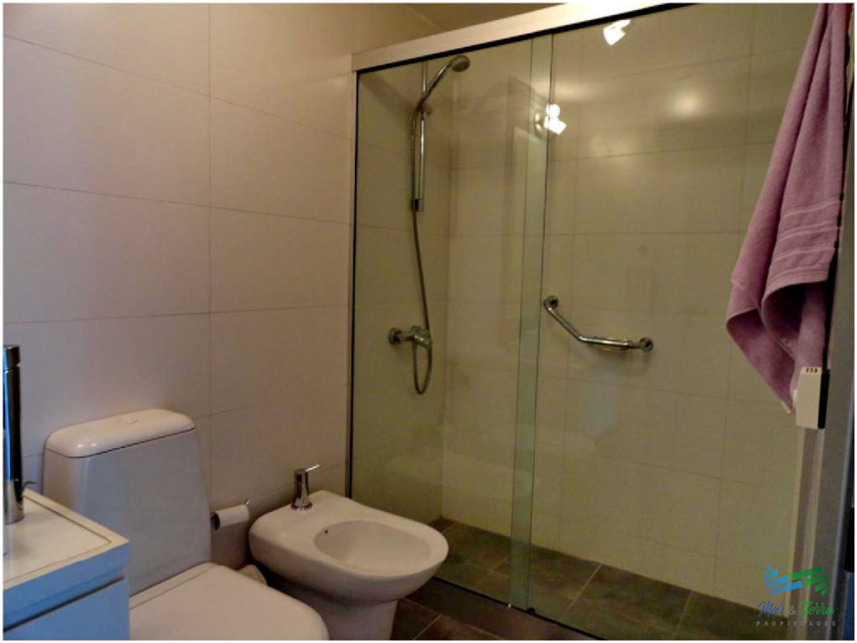 Apartamento ID.41 -  Muy lindo apartamento en piso alto , torre con todos y muy buenos servicios.