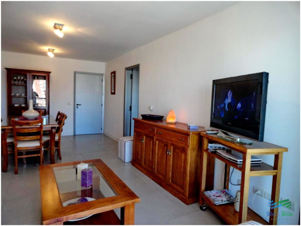 Apartamento ID.41 -  Muy lindo apartamento en piso alto , torre con todos y muy buenos servicios.