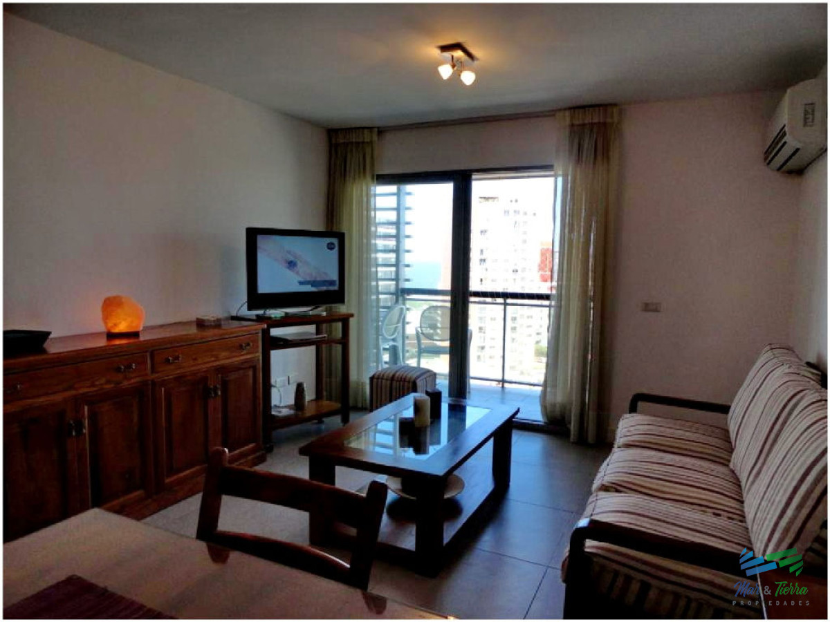 Apartamento ID.41 -  Muy lindo apartamento en piso alto , torre con todos y muy buenos servicios.
