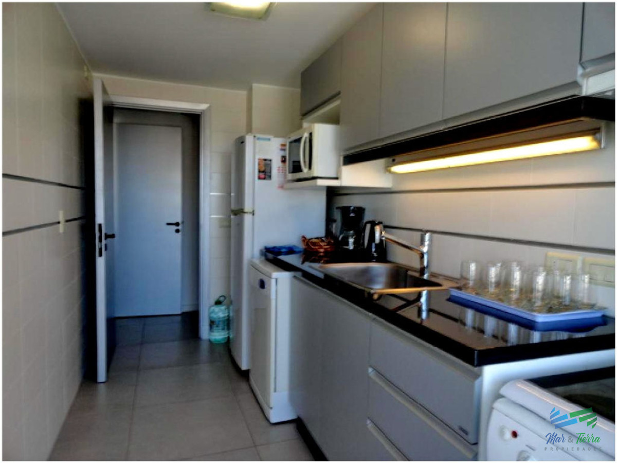 Apartamento ID.41 -  Muy lindo apartamento en piso alto , torre con todos y muy buenos servicios.