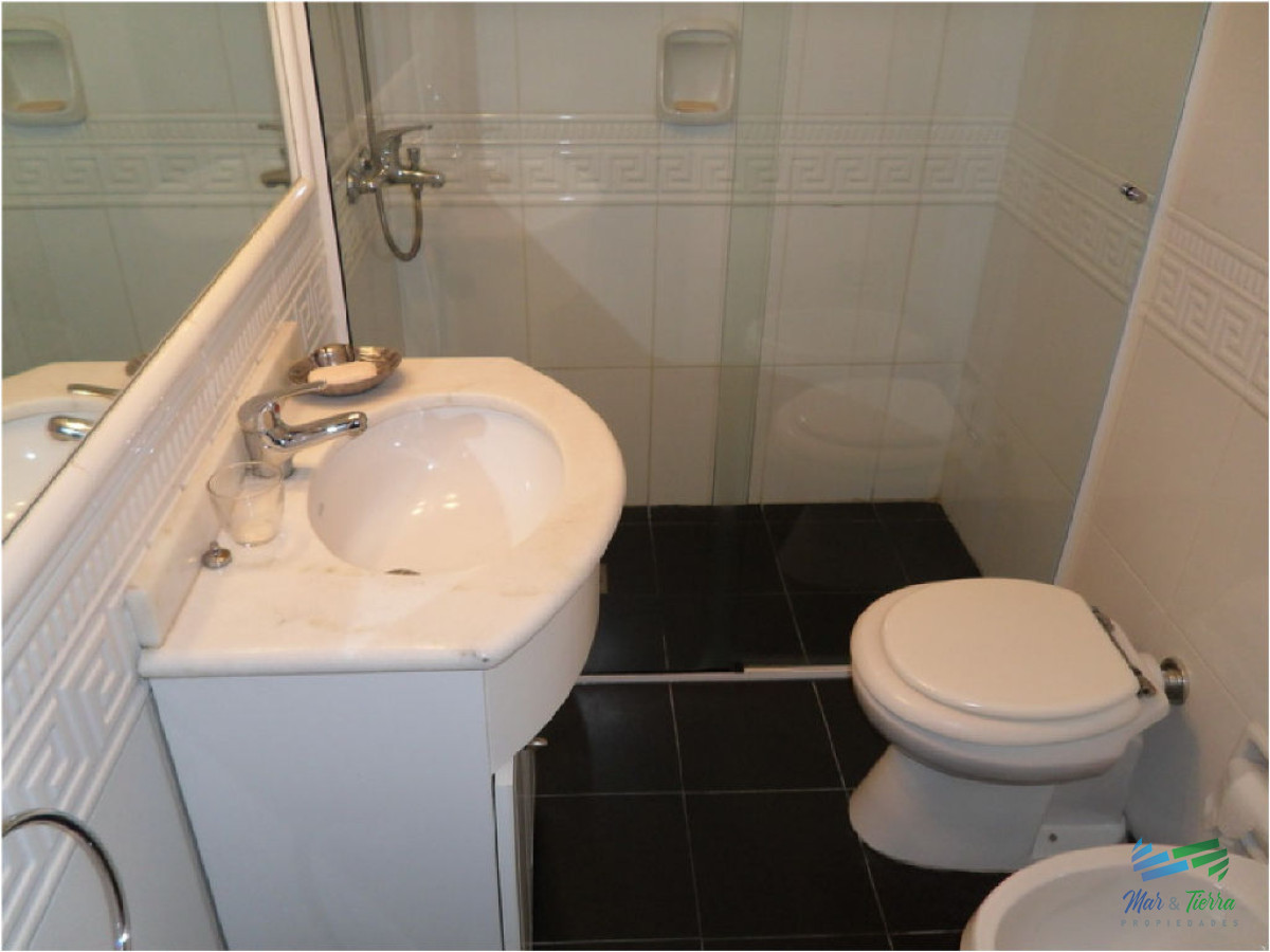 Apartamento ID.440 - Vendo apartamento 1 dormitorio frente al mar, con excelente vista a playa brava, Punta del Este.