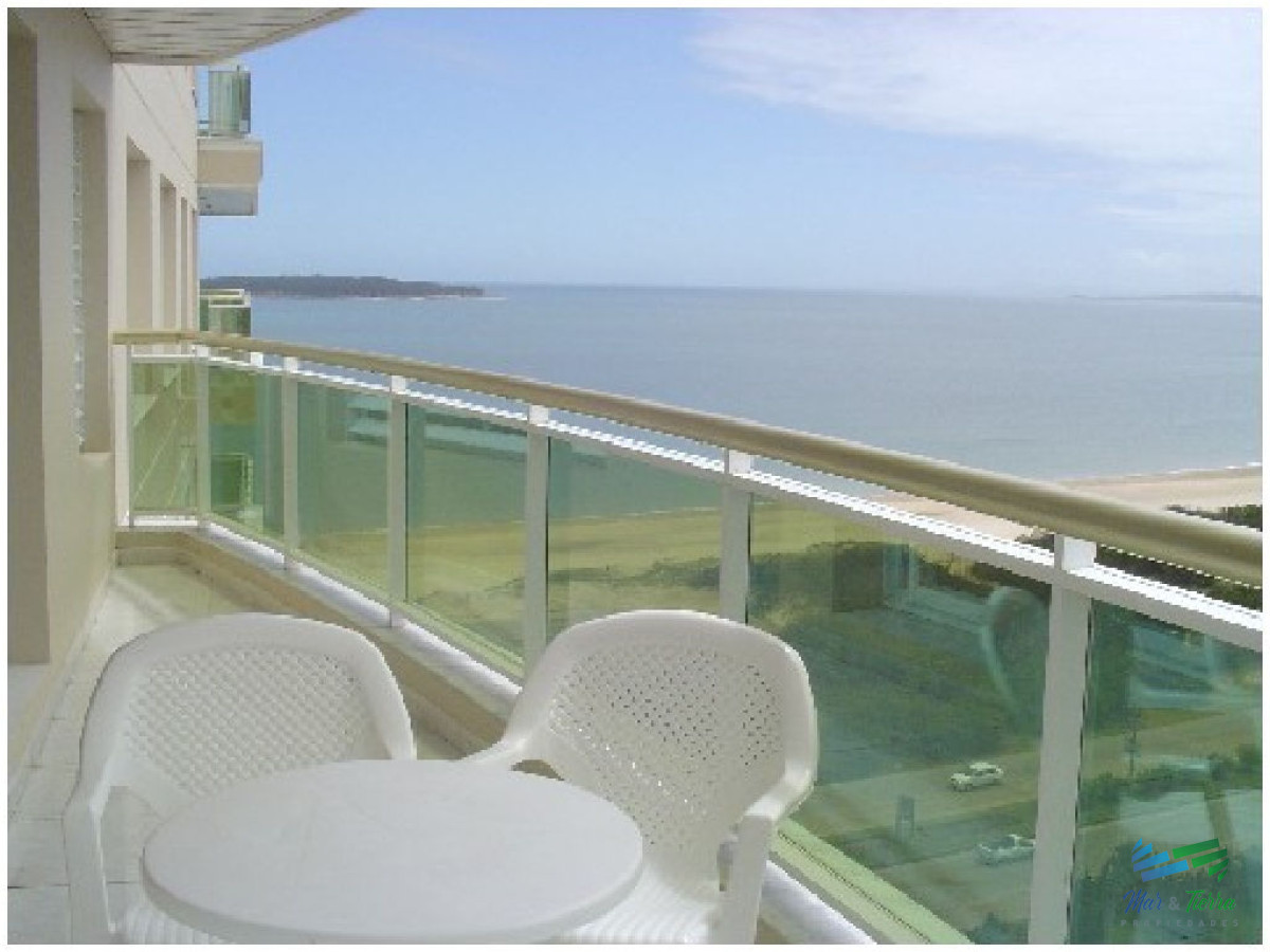 Apartamento ID.447 - Apartamento en Alquiler y Venta, primera línea, vista franca al mar, Punta del Este