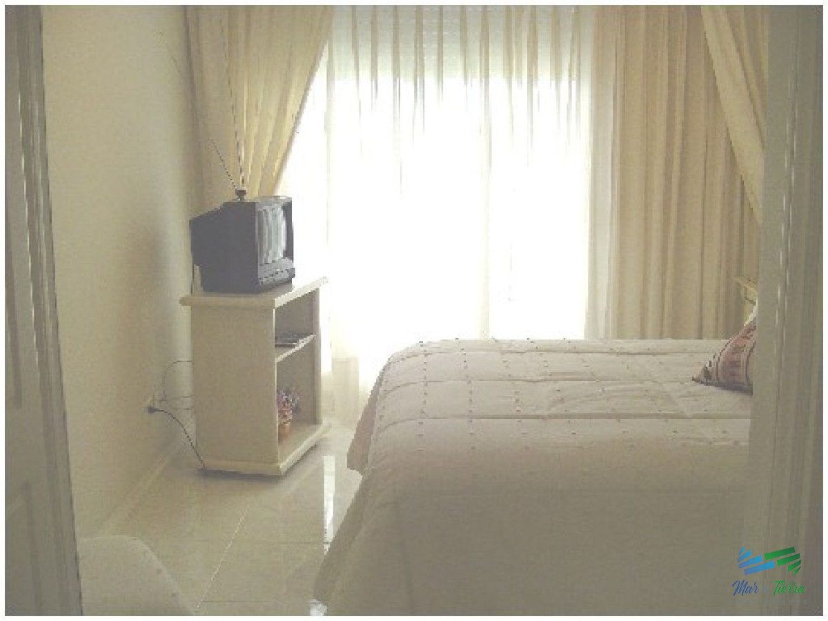 Apartamento ID.447 - Apartamento en Alquiler y Venta, primera línea, vista franca al mar, Punta del Este