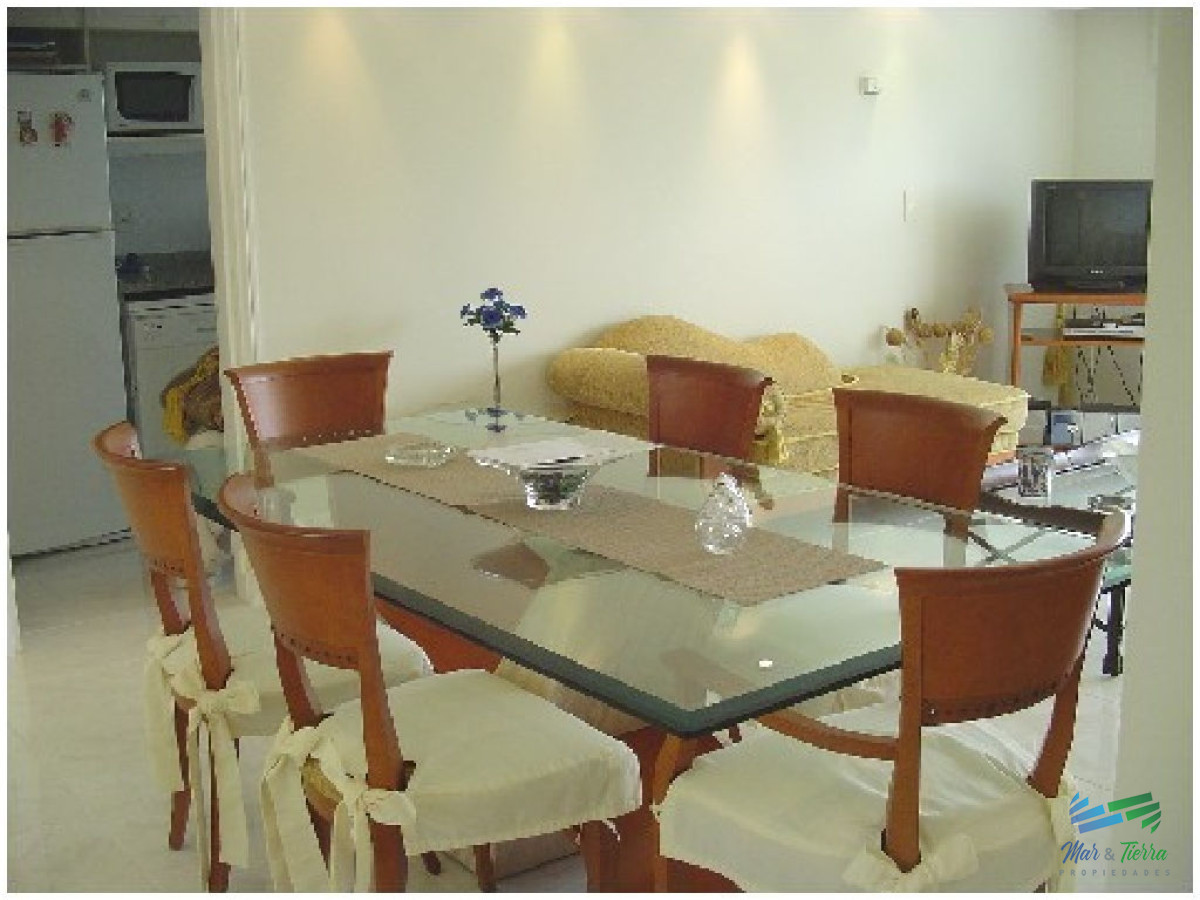 Apartamento ID.447 - Apartamento en Alquiler y Venta, primera línea, vista franca al mar, Punta del Este