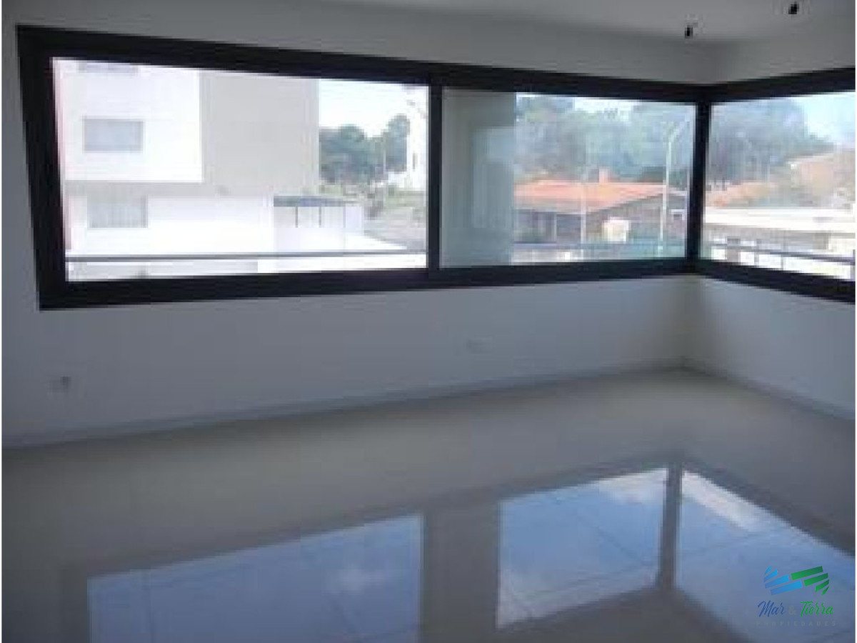 Apartamento ID.505 - Apartamento en Maldonado, 3 dormitorios *