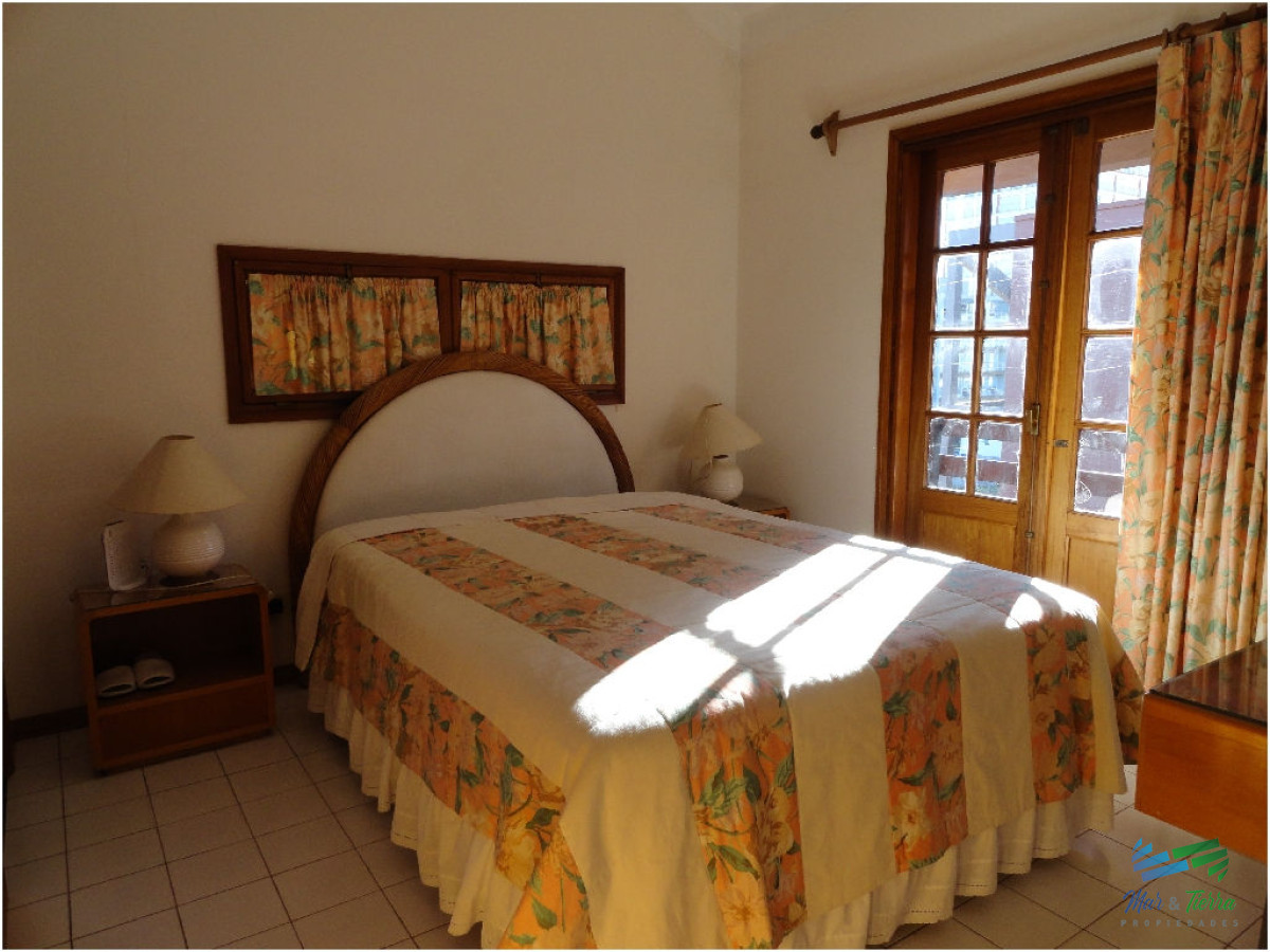 Apartamento ID.514 - Muy lindo apartamento , en el corazón de la Península a 1 cuadra de Av. Gorlero. 